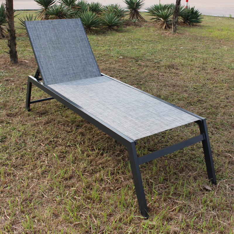 Alum sunlounger with wheels